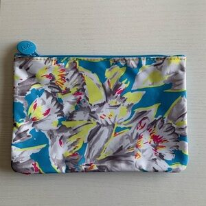 🎀 3 for $10 IPSY Glam Makeup Floral Bag